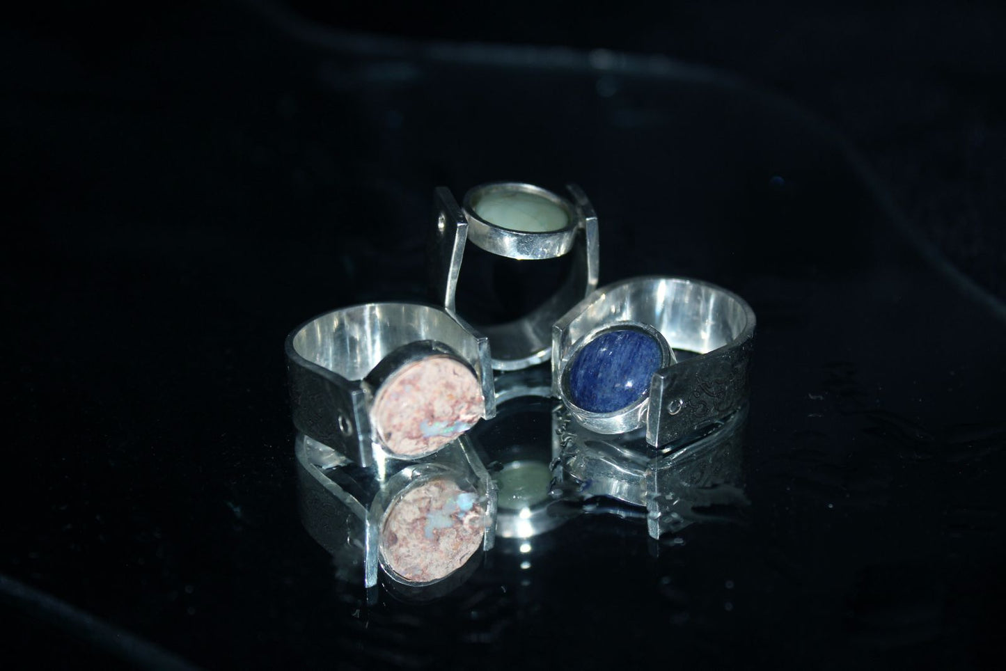 Anillo Arqueología de una Memoria